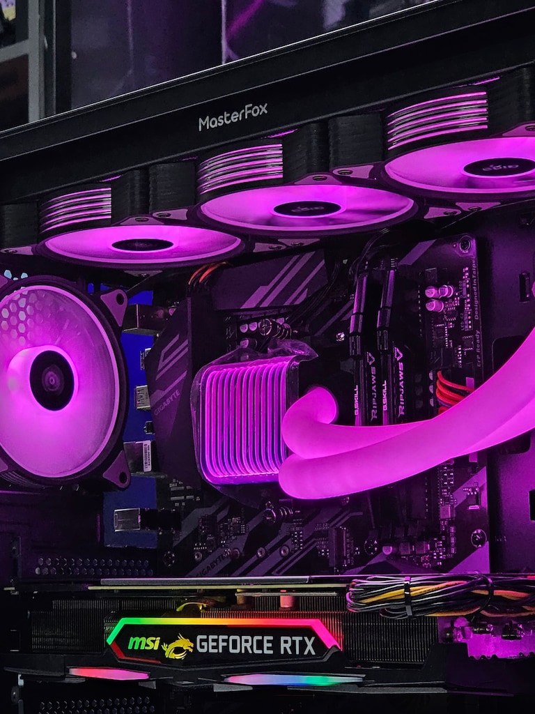 Ryzen 9 3900X - RTX 5060 8GB - 16GB RAM -1TB M.2 SSD - 4