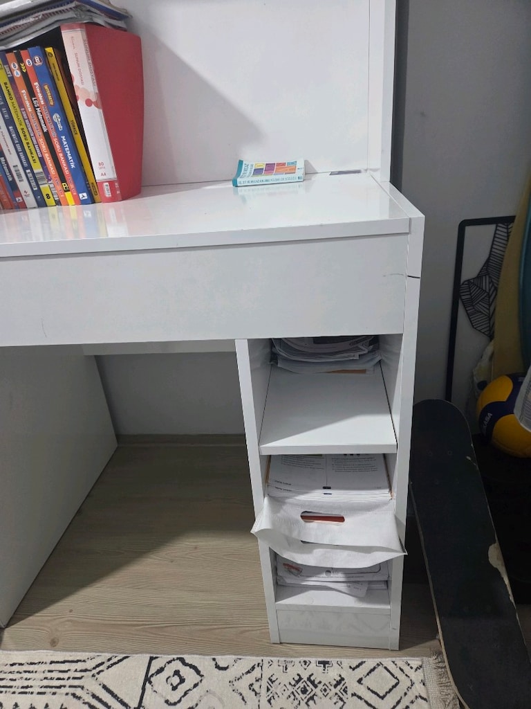 çalışma masası ve kitaplık - 2