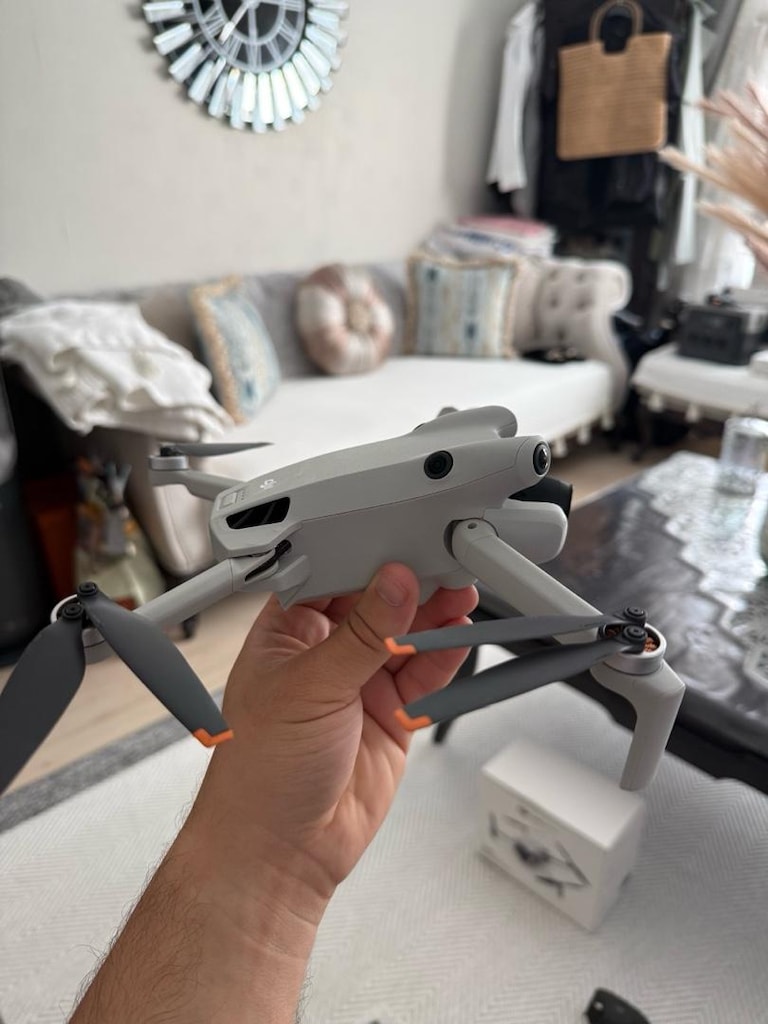 DJI MINI 4 PRO FLY MORE COMBO PLUS (DJI RC 2) - 12