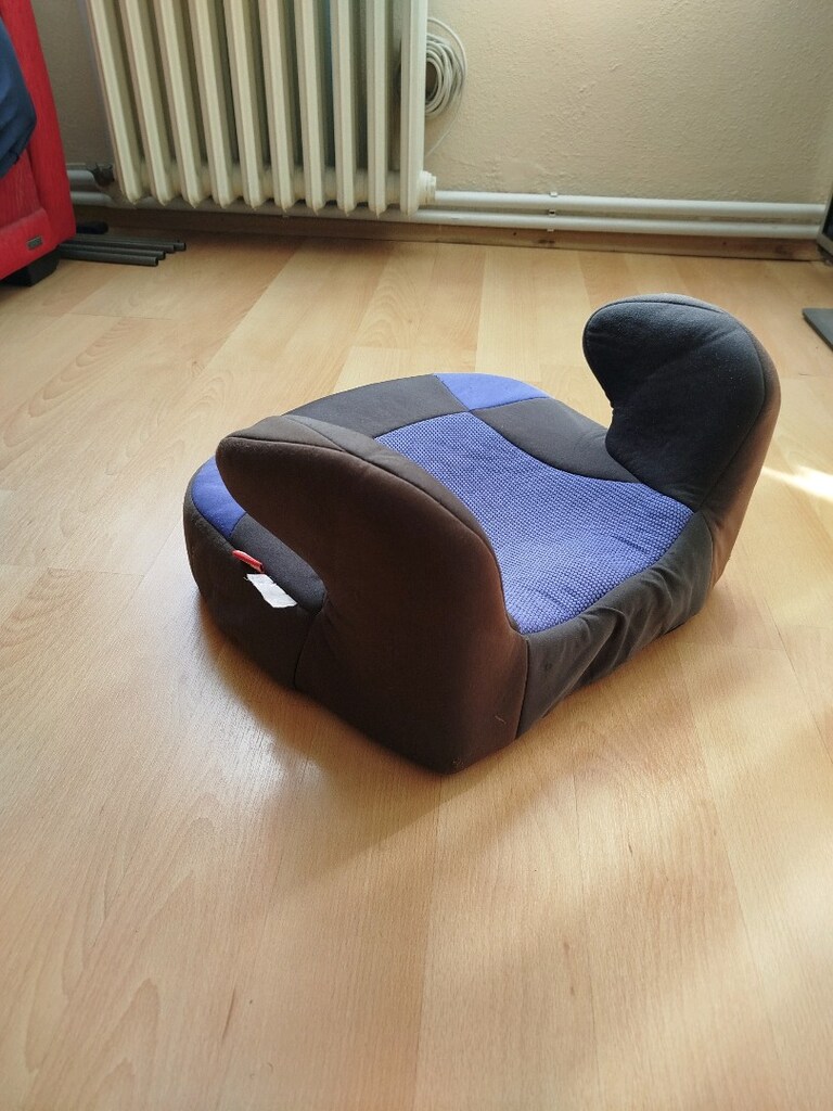 Yeni gibi 15-25 kg universal çocuk yükseltici oto koltuğu - 6