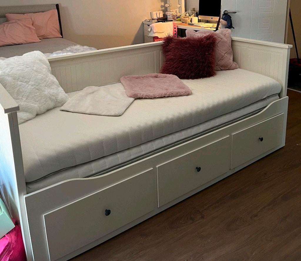 IKEA HEMNES DİVAN VE 2 YATAK - 9