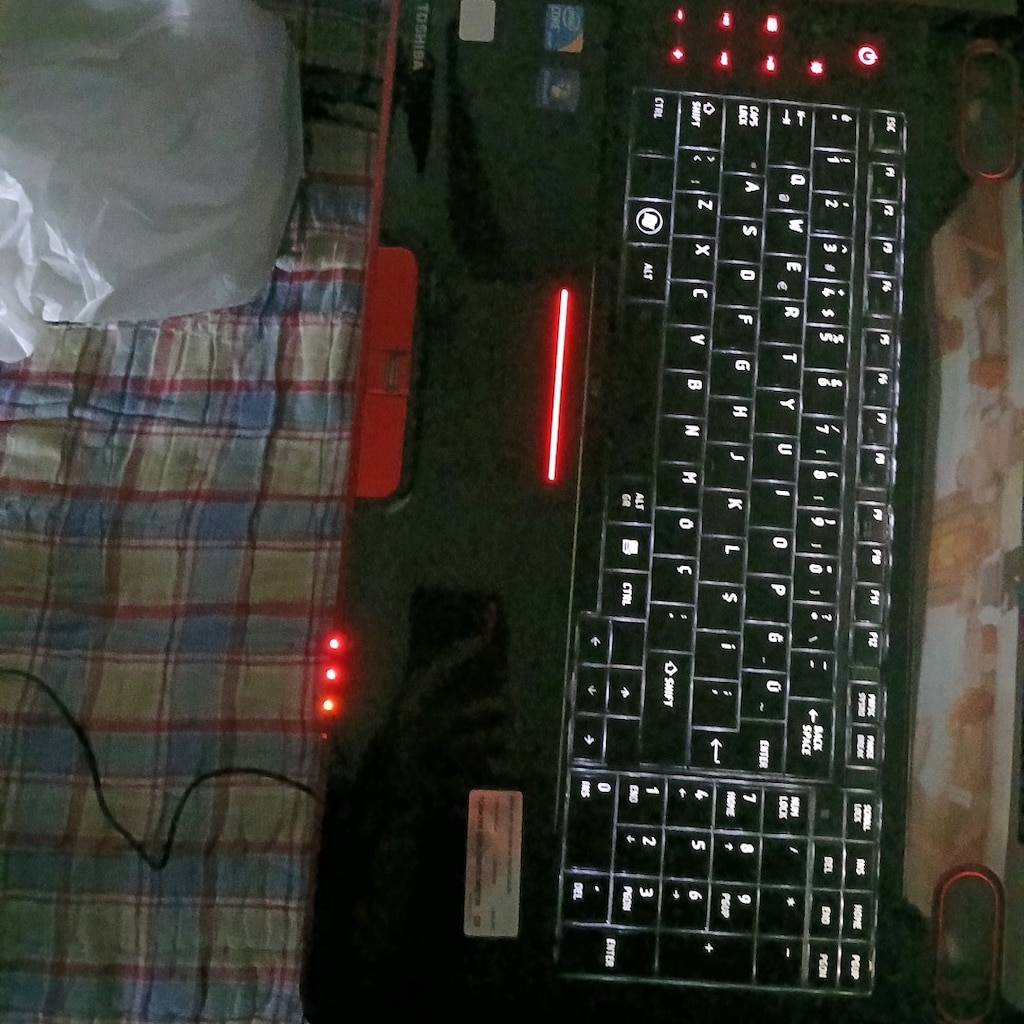 TOSHİBA QOSMIO X500 LEPTOP - 7