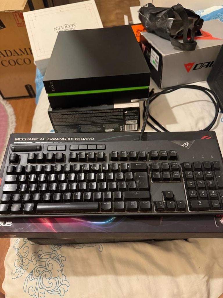Asus ROG Strix Flare Aura Sync RGB Mekanik Oyuncu Klavye - 2