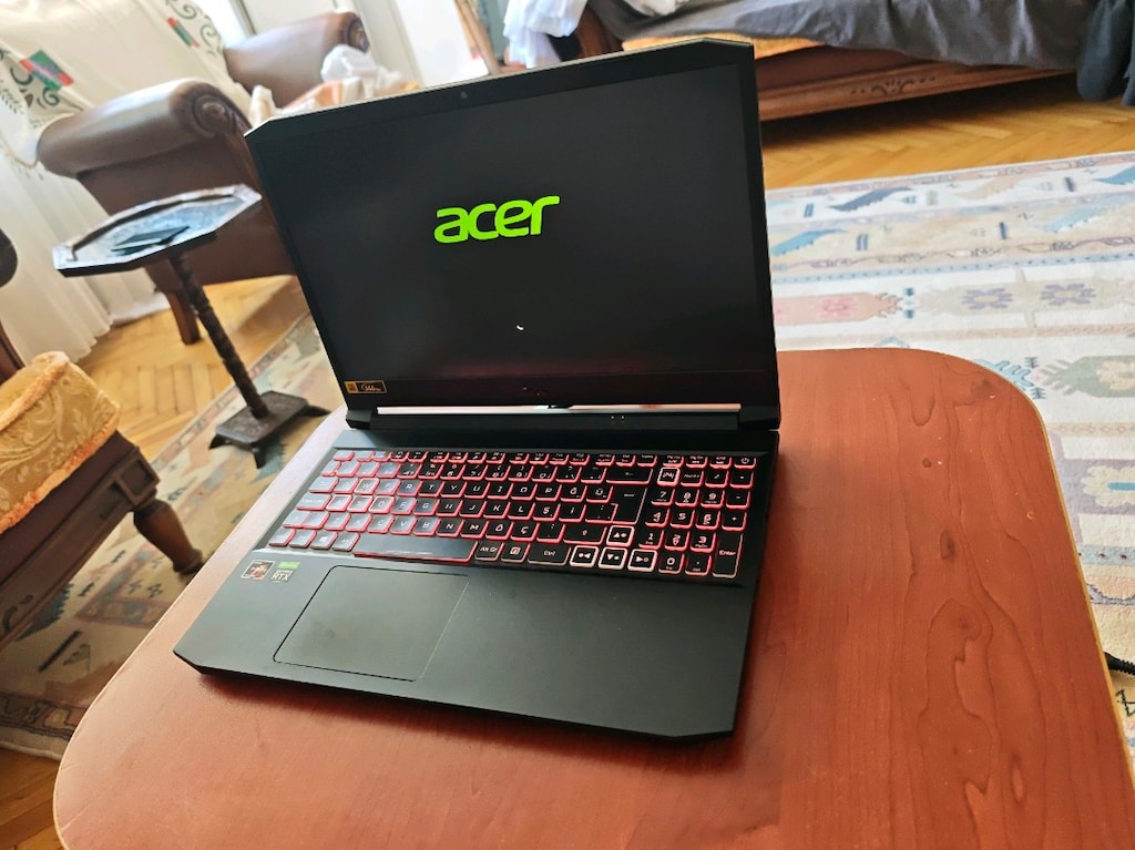 Acer nitro 5 RTX3070 ryzen 7 5800H