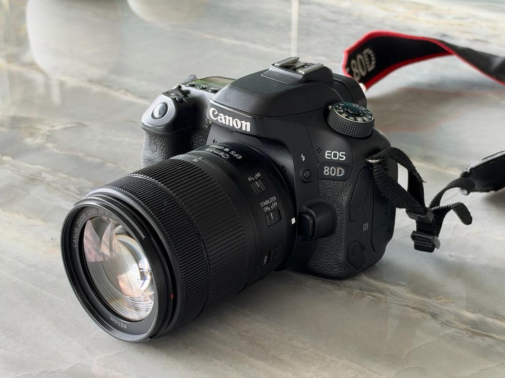 Canon EOS 80D Kamera ve Canon EFS 18-135 Nano IS USM lens - 4