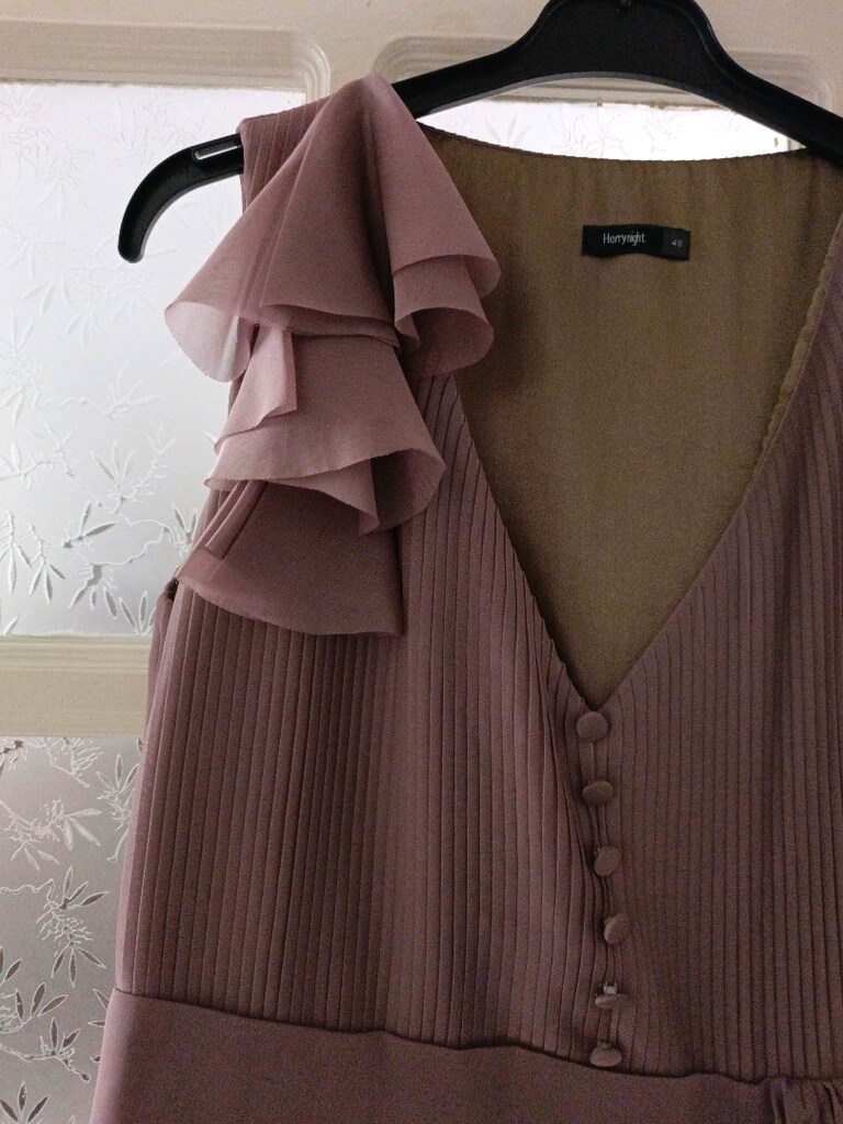 Abiye içi saten, dışı şifon kolsuz elbise - 3