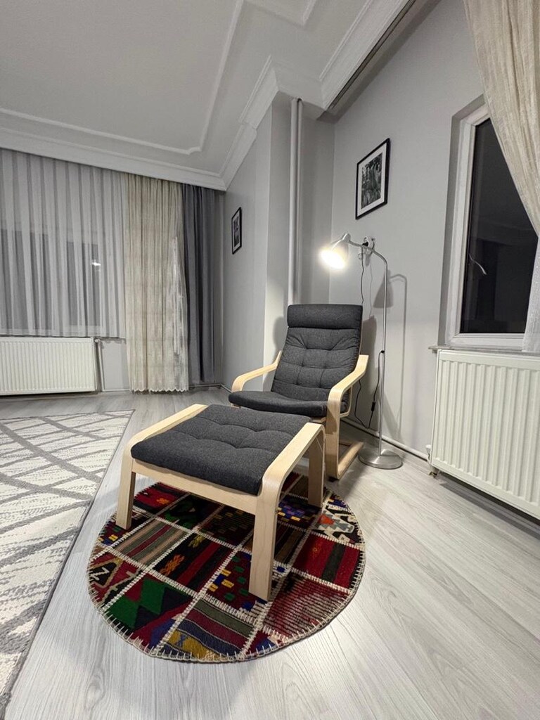 Ikea Sallanan Koltuk + Tabure ve alüminyum avize - 2