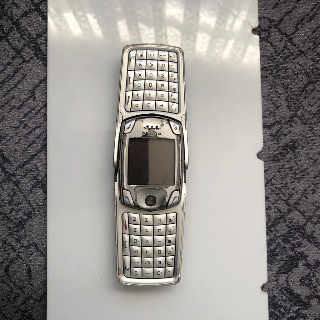 NOKIA 6822 - 4