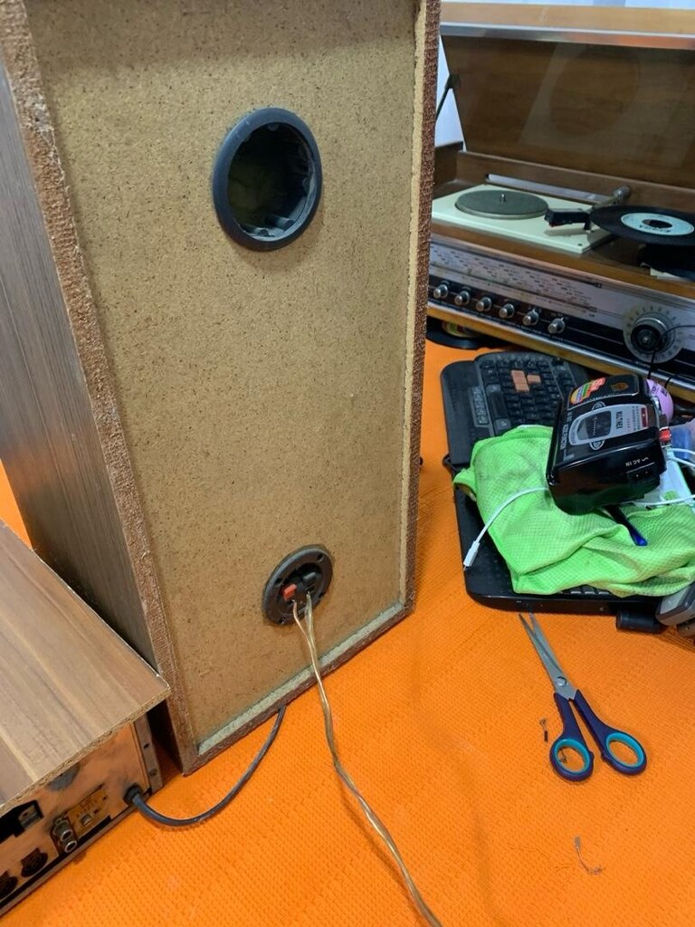 Grundig marka amfi ve hoparlör temiz aktif çalışıyor - 3