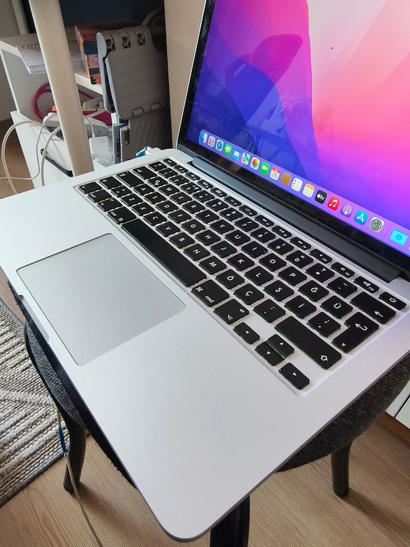 MACBOOK PRO 2015 - İ5 - 2K RETİNA EKRAN - 256 GB SSD - 8 GB RAM - 15