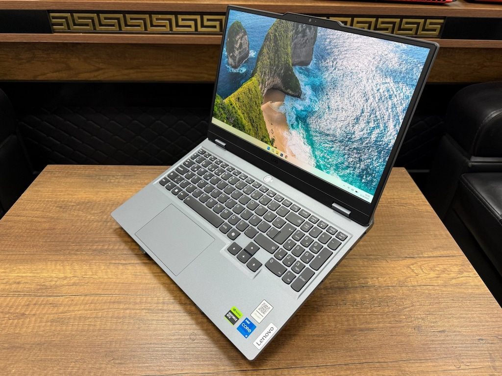 Lenovo LOQ i5-12600HX 8GB RAM 512GB SSD RTX3050 6GB 15.6" FHD Notebook - 3