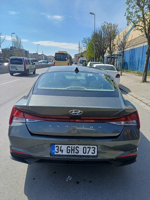 Hyundai ELANTRA