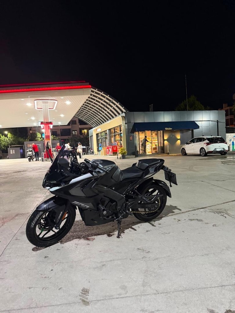 bajaj pulsarRS200 /2023 acil satılık - 3