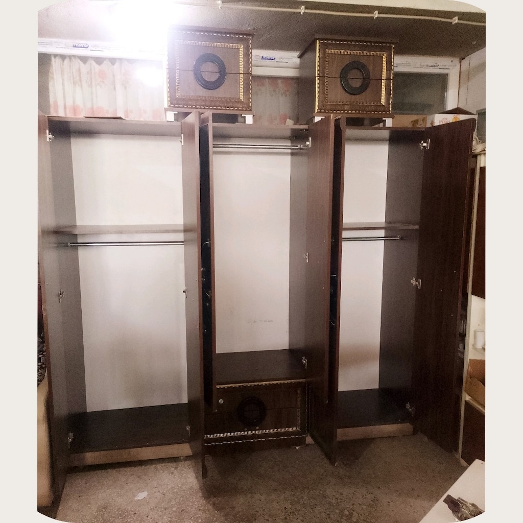 Sağlam Kasa Kullanışlı 6 Kapaklı Yüklük Kıyafet Dolabı+ 2 Adet Komodin - 2