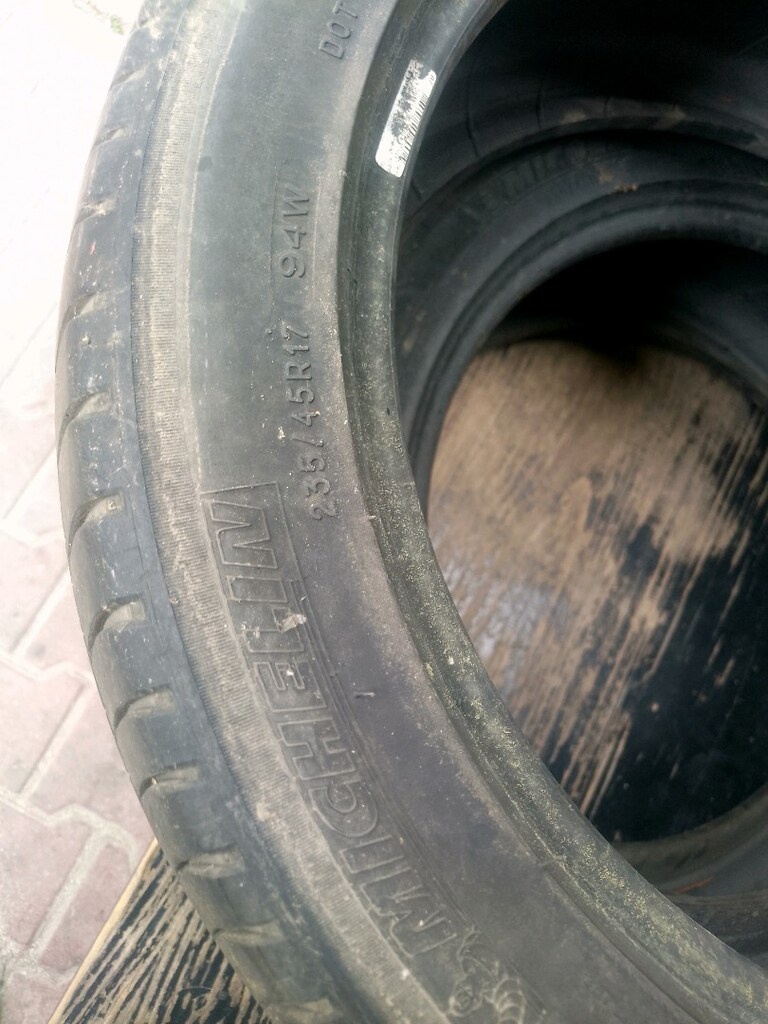 Çıkma 1 Takım (4Adet) Michelin Privacy 3 Lastik 235/45R17 Ebat Lastik - 3