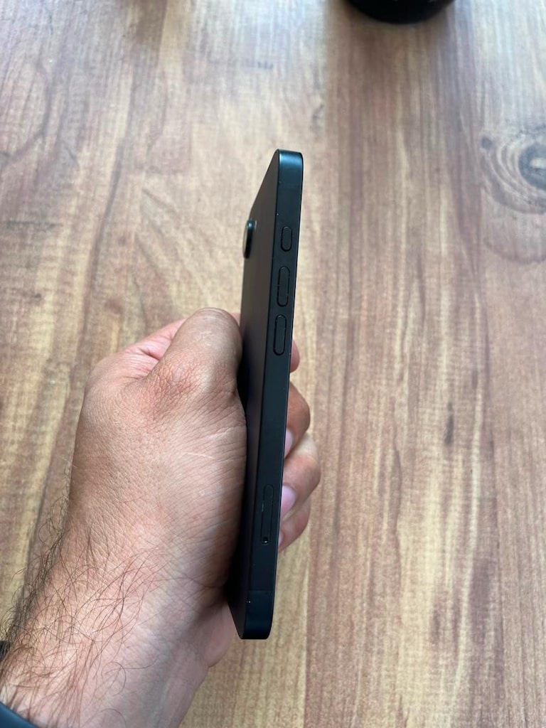 IPHONE 16E 128 GB SIYAH - 3