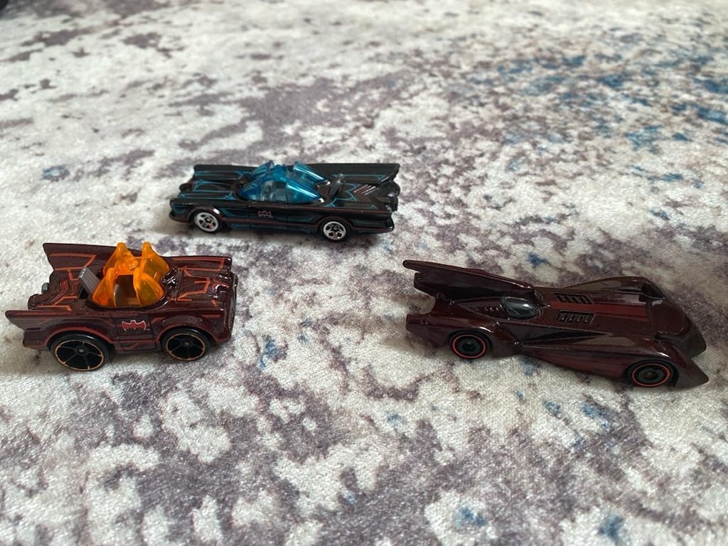 Orjinal Hot Wheels Metal Arabalar & DC Batman Araç ve Figür Seti - 7