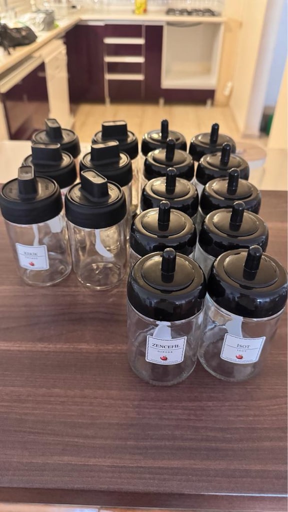 16 Adet Kendinden Kaşıklı Cam Baharatlık Seti (300 ml) - 3
