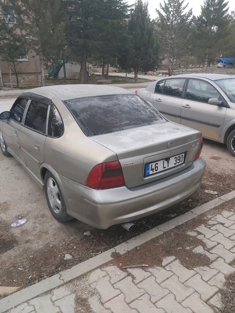 SATILIK TEMİZ OPEL VECTRA CD - 5