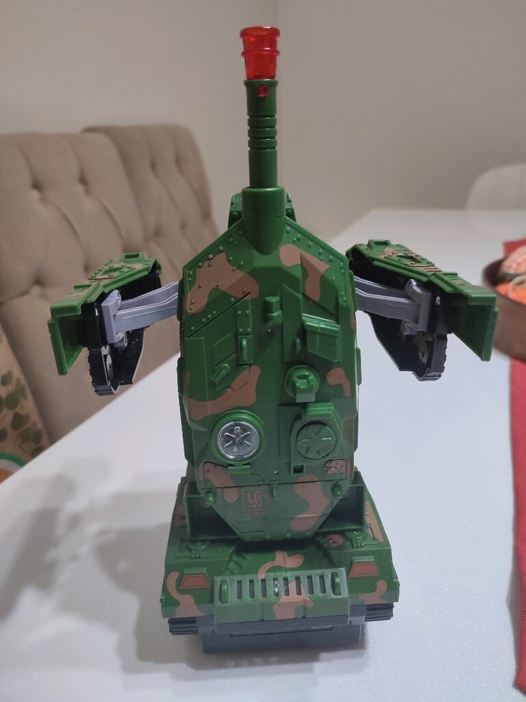 Fonksiyonel robot olabilen Tank oyuncak - 3