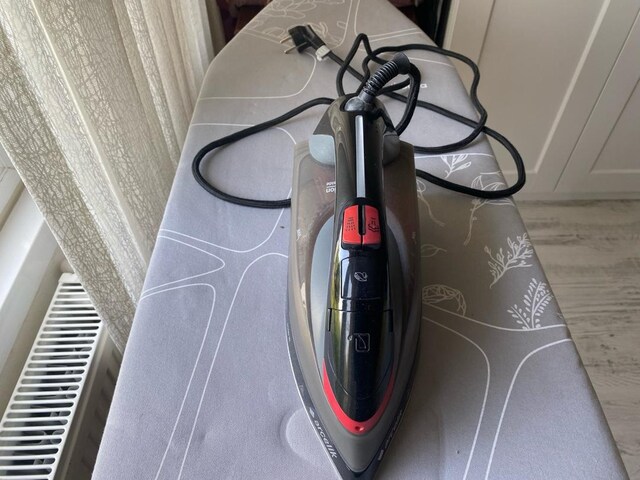 Arçelik K 4624 Cross Steam Pro 3100W Buharlı Ütü Temiz Sorunsuz