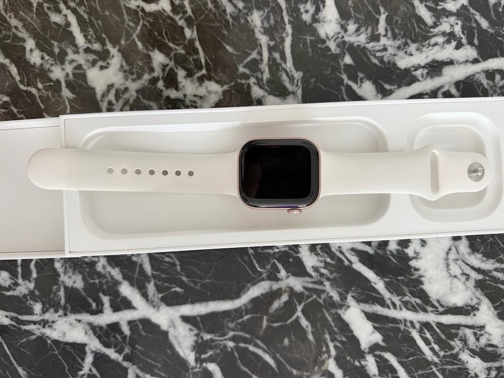 Apple Watch Series 11 42 mm Roze Altın - 2