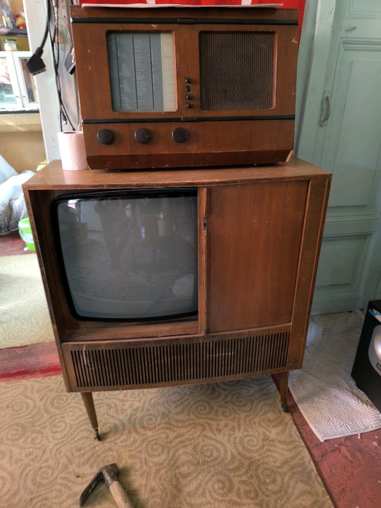 nostalji dolaplı TV