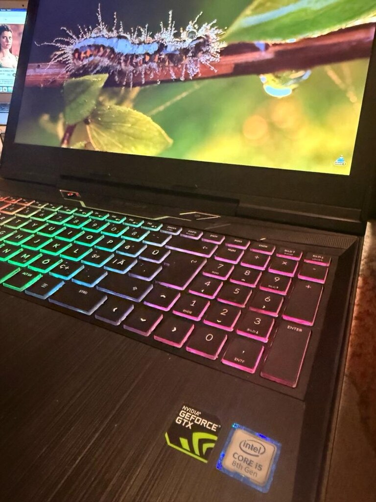 Monster abra v13.1 gaming laptop - 6