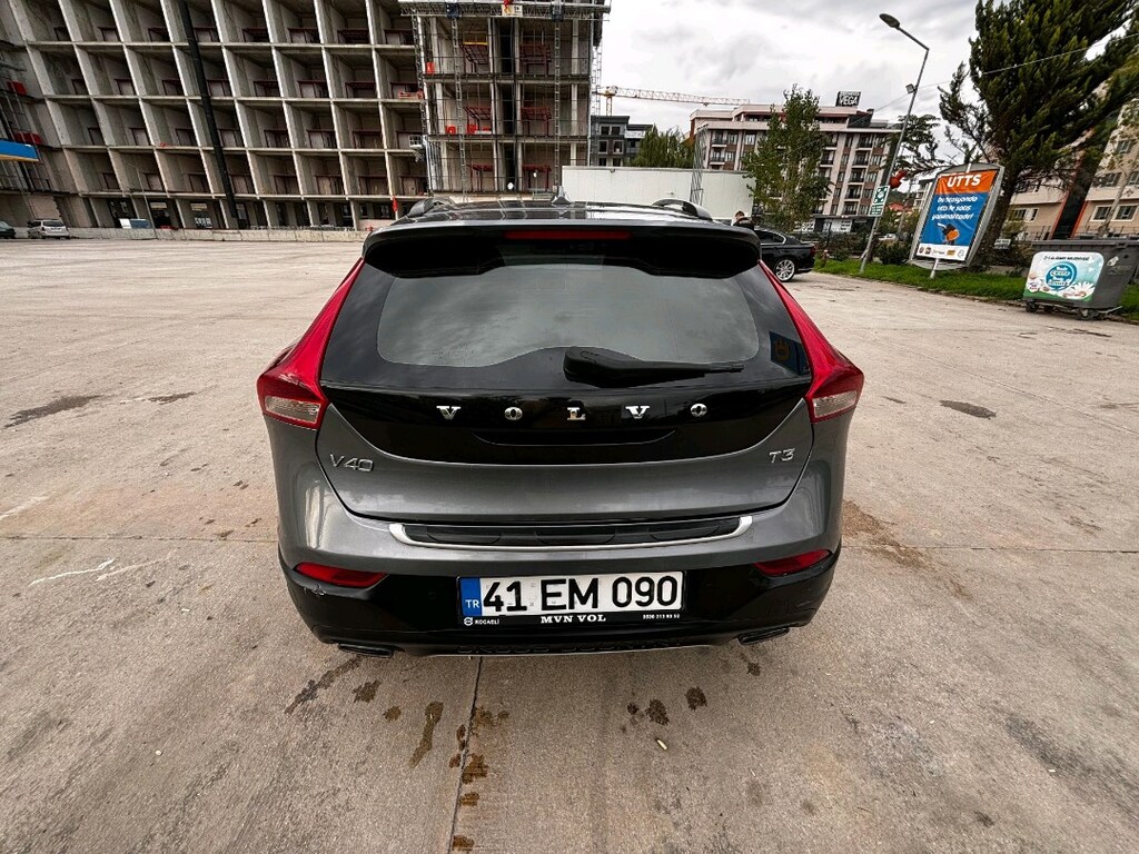 Volvo V40 Cross Country - 8