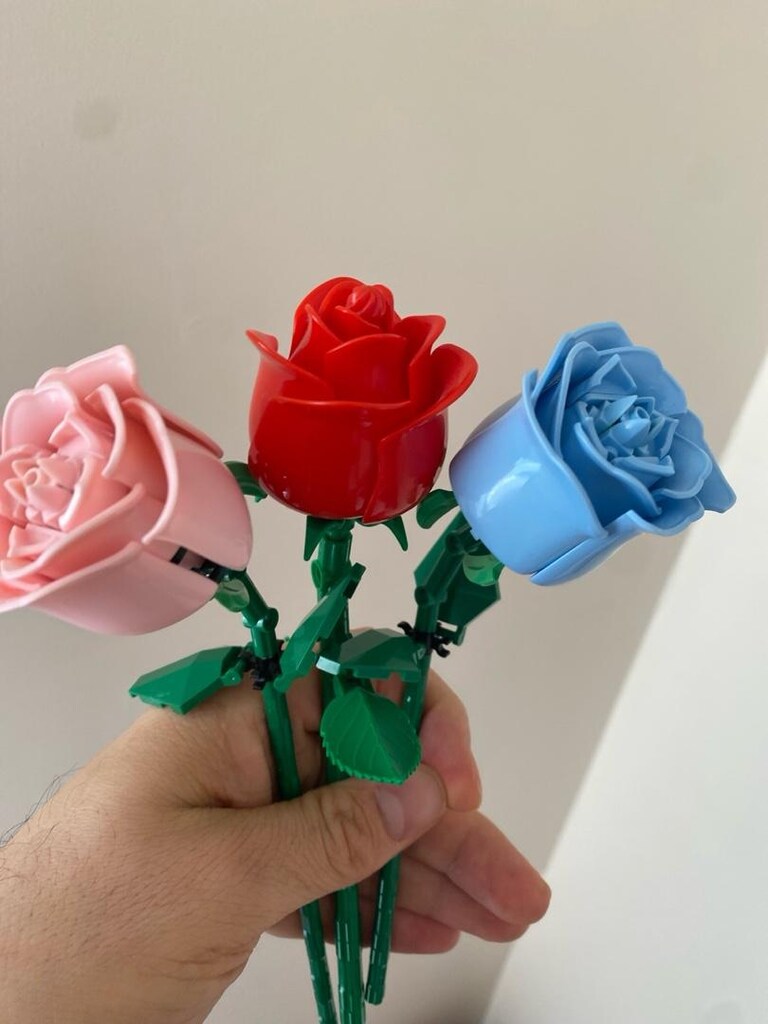 Lego pembe, kırmızı ve mavi gül - 2