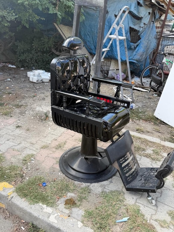 3 adet berber koltuğu tane 6 bin tl - 2