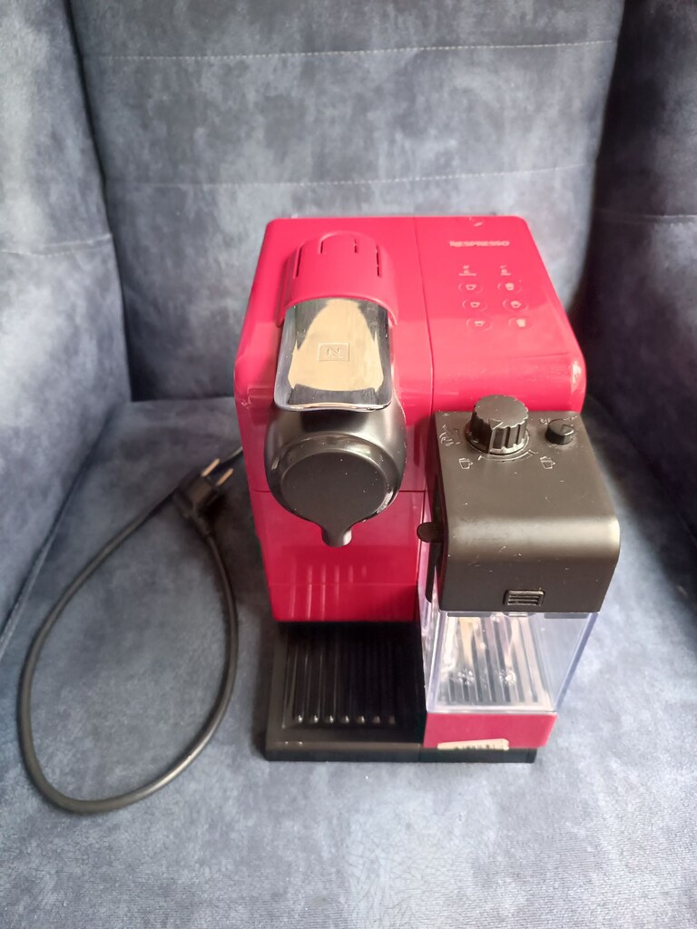 Nespresso F511 Lattissima Touch Red Style Espresso Makinesi