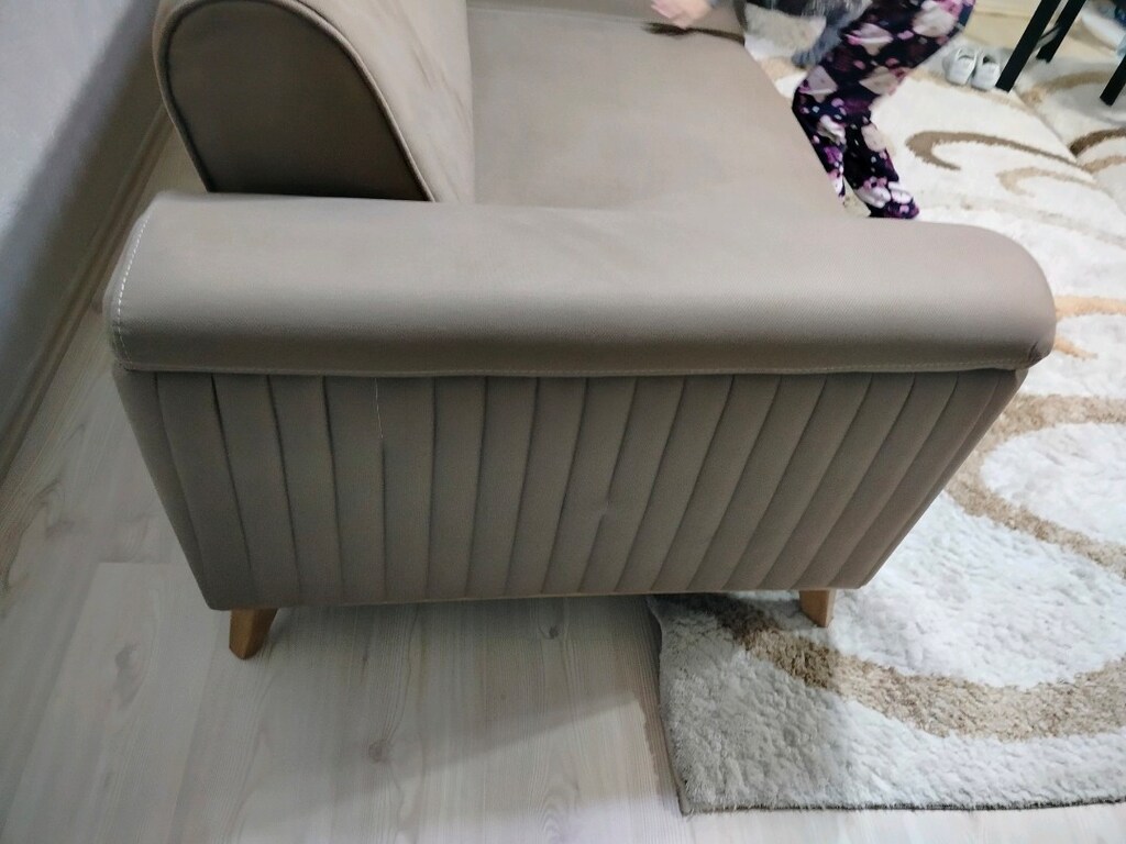 koltuk takımı 3 lü 3 adet en başlıklar dahiln230 cm oturma alanı 180 - 7
