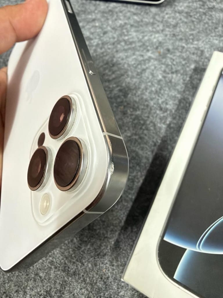 iPhone 16 Pro Max 256 GB - 4