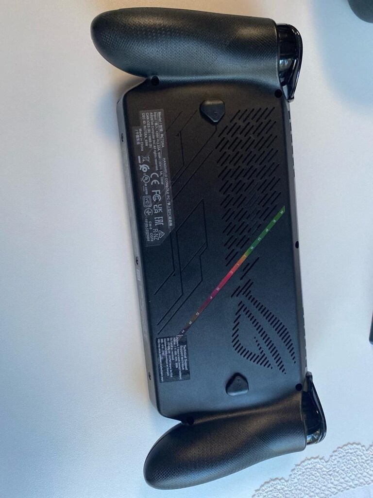 xbox rog ally x Garantisi devam ediyor yanında çantasıda verilecek - 4