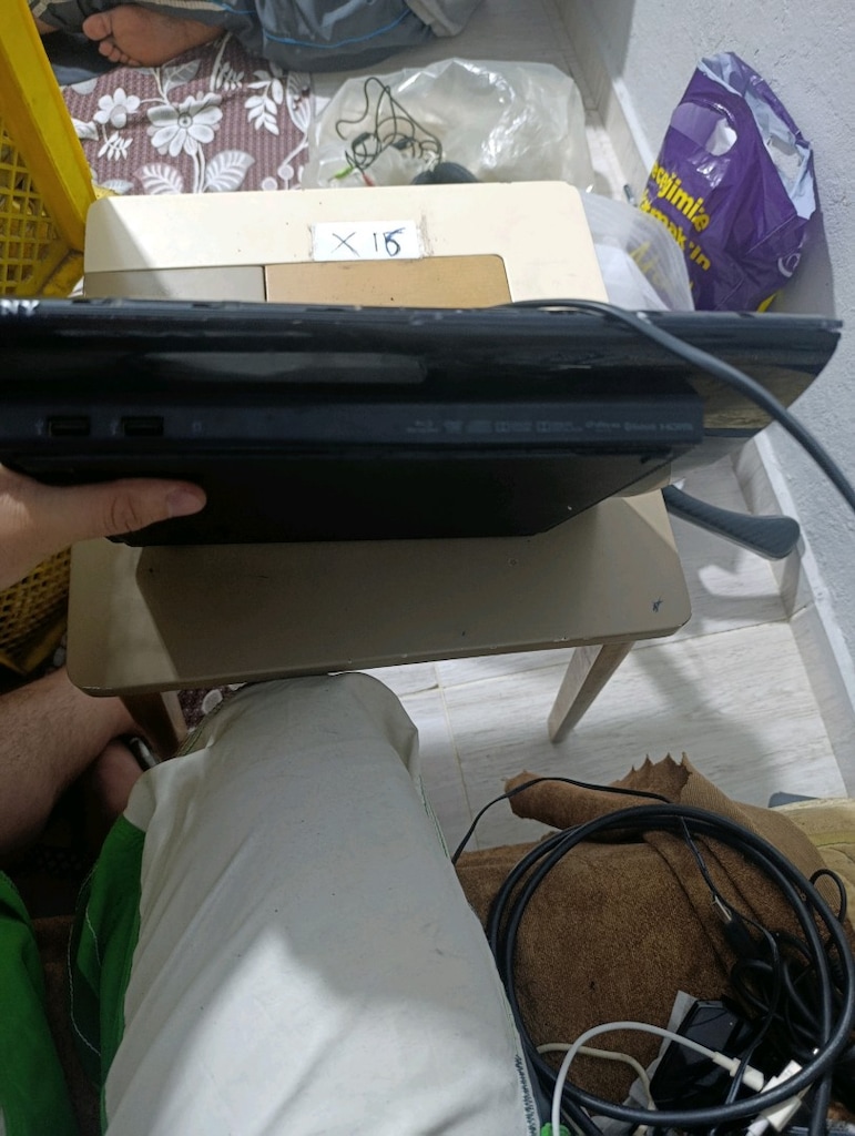Arızalı PS3 Super Slim (Yedek Parça Niyetine) – Cihaz açma tuşuna bası - 6