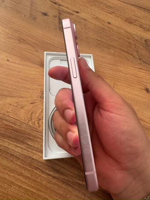 İPhone 15 pembe 128 GB PİL 100
