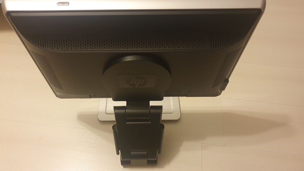 HASARLI: HP w2207h 22 inç LCD Monitör - 11
