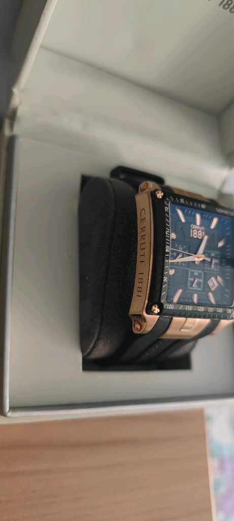 cerruti 1881 saat - 2