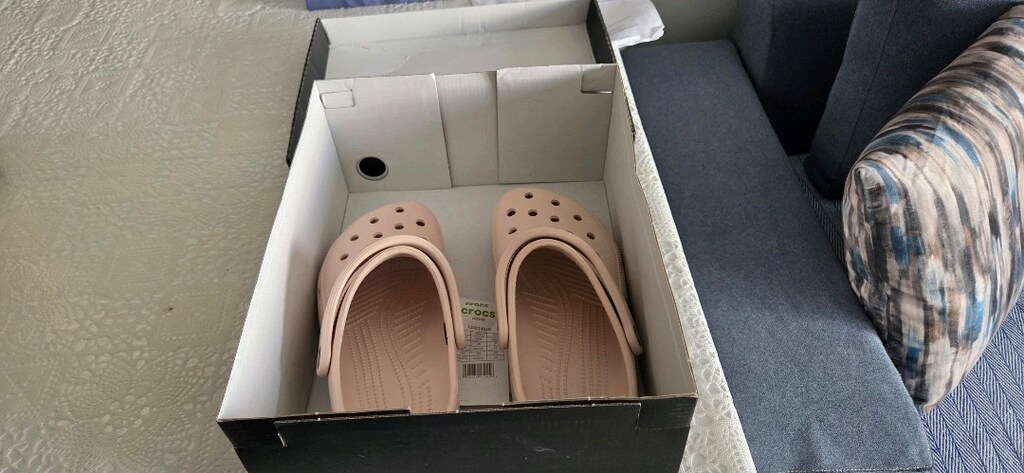 CROCS TERLİK HİÇ GİYİLMEDİ ETİKETİ ÜSTÜNDE. - 2