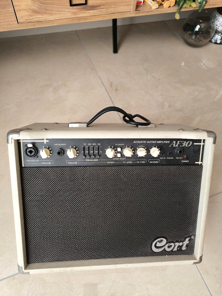 Cort AF30 amfi - Acoustic Guitar Amplifier