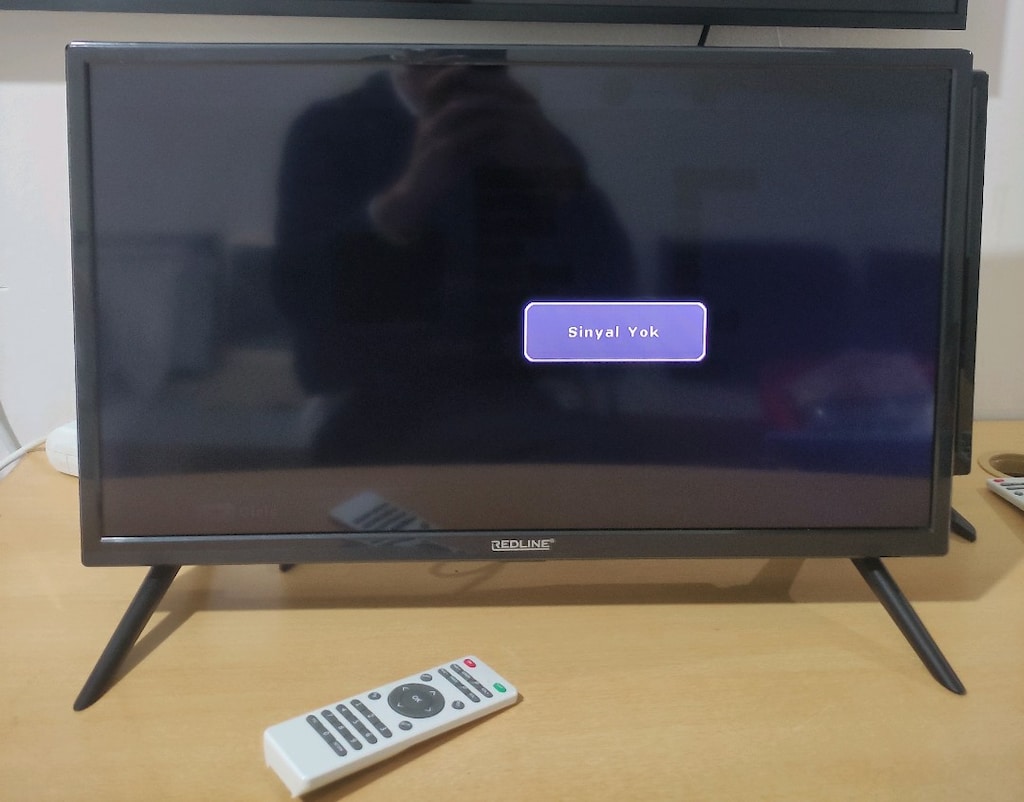 LED televizyon 24 inç 62 ekran Redline 12 -220 volt özellikli 2.el - 6