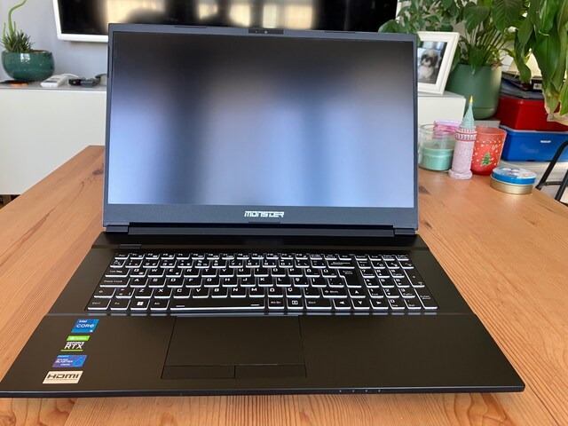 Monster Gaming Laptop 17.3 RTX 3050