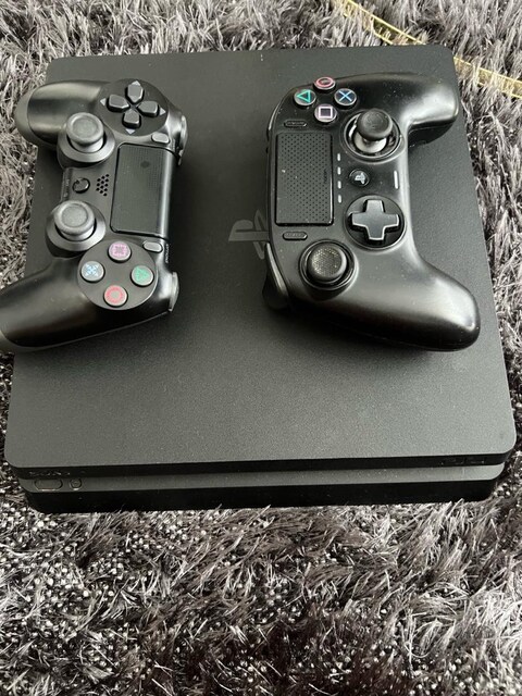 TEMİZ PS4 ve 2 KOL