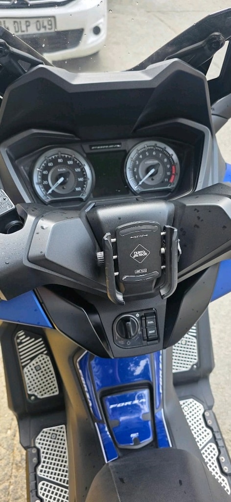 HONDA FORZA 250 - 9