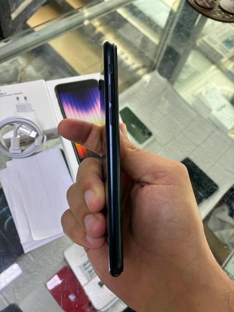 MÜHENDİSCELLDEN İPHONE SE 3.NESİL İOS 18 PİL %88 KUTU FATURALI - 7
