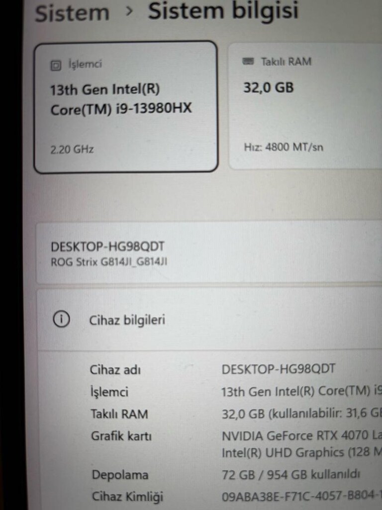 ASUS ROG G18 RTX 4070 – i9 13980HX – 32GB RAM – 2K 240Hz - 4