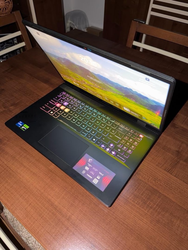 MSI Crosshair 17 | i7 14700HX | RTX 4060 | 32 GB RAM | 1 TB SSD - 5