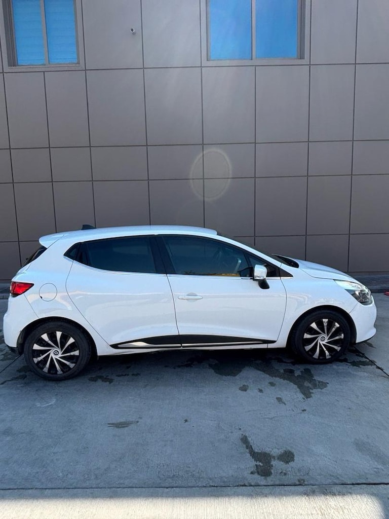 Beyaz Renault Clio - 11