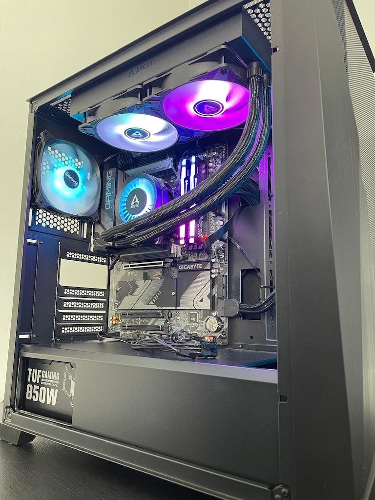 RYZEN 7 9800X3D / 32GB 6000MHZ DDR5 / SAMSUNG 990 PRO 1TB - 4